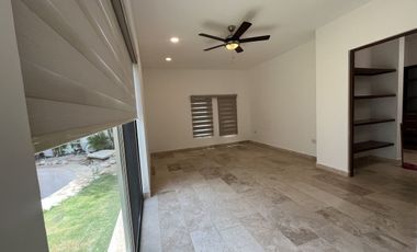 Renta Residencia una sola planta Yucatán Country Club