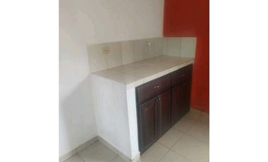 ALQUILER DE CASA EN LOS ALGARROBOS COMPLETAMENTE CERCADA