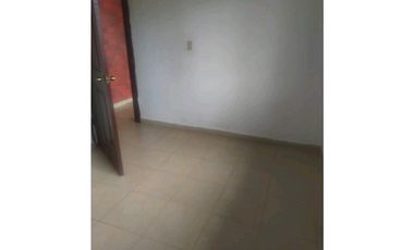 ALQUILER DE CASA EN LOS ALGARROBOS COMPLETAMENTE CERCADA