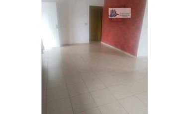 ALQUILER DE CASA EN LOS ALGARROBOS COMPLETAMENTE CERCADA