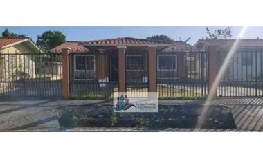 ALQUILER DE CASA EN LOS ALGARROBOS COMPLETAMENTE CERCADA