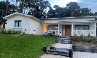 CASA EN VENTA BARRIO PIONEROS CALIFORNIANA MODERNA