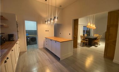 CASA EN VENTA BARRIO PIONEROS CALIFORNIANA MODERNA