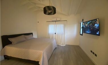 CASA EN VENTA BARRIO PIONEROS CALIFORNIANA MODERNA