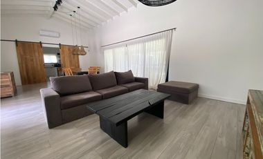 CASA EN VENTA BARRIO PIONEROS CALIFORNIANA MODERNA