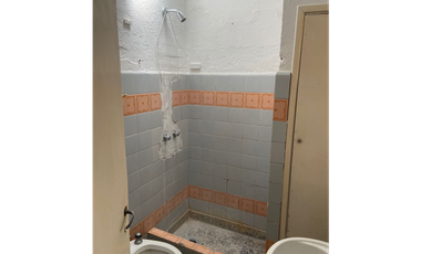 CASA AL FRENTE DE 3 AMBIENTES PARA RECICLAR