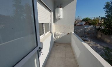 Departamento Tipo Casa en alquiler en Lanus Oeste