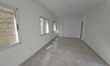 Departamento Tipo Casa en alquiler en Lanus Oeste
