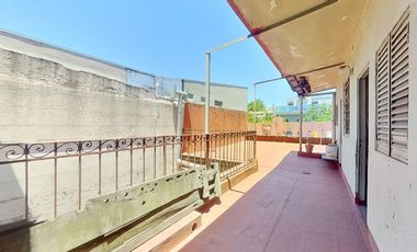 VENTA CASA 10 AMBIENTES BOEDO COCH PATIO Y TERRAZA