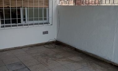 Casa para 2 Familias en venta en Bernal Oeste