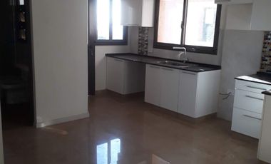 Departamento en alquiler de 1 dormitorio c/ cochera en Otros Barrios
