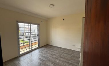 Departamento en alquiler en Bernal Oeste