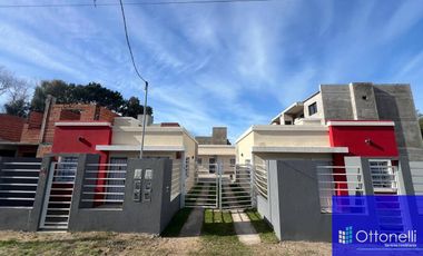 Departamento en venta de 2 dormitorios c/ cochera en Costa Azul