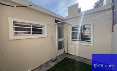 Departamento en venta de 2 dormitorios c/ cochera en Costa Azul