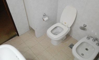 Casa PH en venta en Bernal Centro
