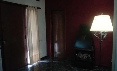 Casa PH en venta en Bernal Centro