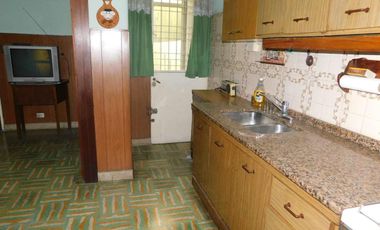 CASA 4 AMBIENTES VENTA SARANDI COCHERA PATIO