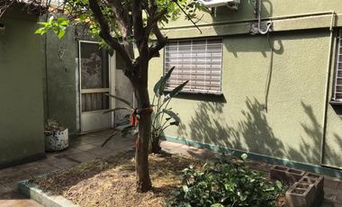 CASA 4 AMBIENTES VENTA SARANDI COCHERA PATIO