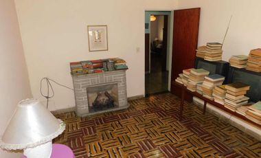CASA 4 AMBIENTES VENTA SARANDI COCHERA PATIO