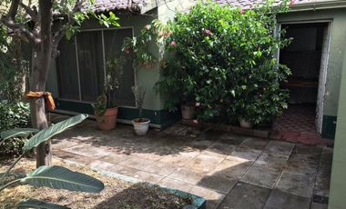 CASA 4 AMBIENTES VENTA SARANDI COCHERA PATIO