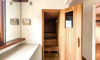 ALQUILER CASA  5 AMBIENTES  B. C. LA COLINA