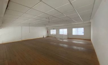 VENTA GRAN LOCAL COMERCIAL MODERNO Y CENTRICO