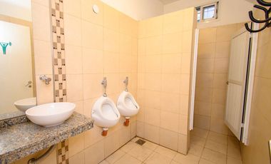 VENTA GRAN LOCAL COMERCIAL MODERNO Y CENTRICO
