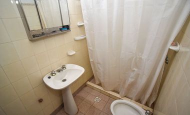 VENTA CASA 2 DORMITORIOS Y DPTO 1 DORMITORIO