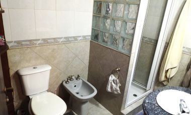 VENTA CASA 4 AMBIEMTES EN HAEDO