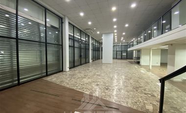 Local Comercial en Arriendo en Local esquina Plaza Armas con gran flujo comercial