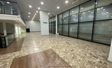Local Comercial en Arriendo en Local esquina Plaza Armas con gran flujo comercial