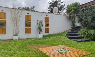 VENTA CASA 6 AMBIENTES C/JARDIN Y COCH RAMOS MEJIA