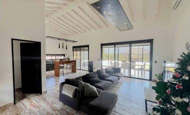 VENTA CASA DE 4 AMBIENTE EN BARRIO SAN SEBASTIAN