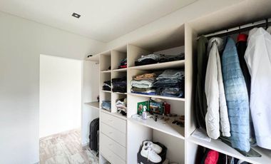 VENTA CASA DE 4 AMBIENTE EN BARRIO SAN SEBASTIAN