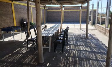 Casa de 2 dormitorio con pileta y quincho. Pocito