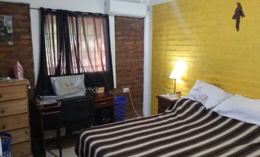 Casa de 2 dormitorio con pileta y quincho. Pocito
