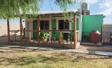 Casa de 2 dormitorio con pileta y quincho. Pocito
