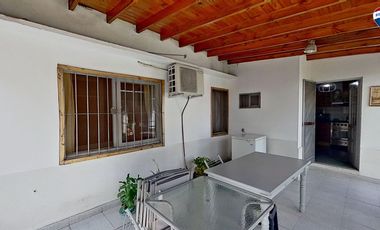 Casa 4 ambientes en Morón sur/apto crédito