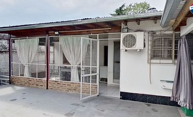 Casa 4 ambientes en Morón sur/apto crédito