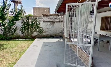 Casa 4 ambientes en Morón sur/apto crédito