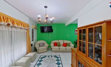 Casa 4 ambientes en Morón sur/apto crédito