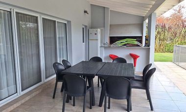 VENTA/CASA/4 AMB./PILETA/ARROYO DULCE/LUJAN