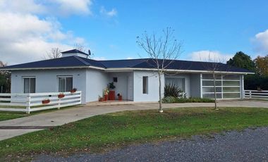 VENTA/CASA/4 AMB./PILETA/ARROYO DULCE/LUJAN