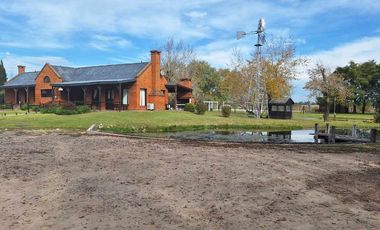 VENTA/CASA/4 AMB./PILETA/ARROYO DULCE/LUJAN