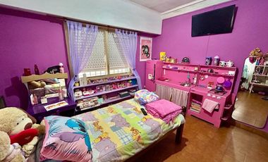 VENTA CASA 3 AMBIENTES CON COCHERA BURZACO