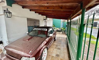 VENTA CASA 3 AMBIENTES CON COCHERA BURZACO