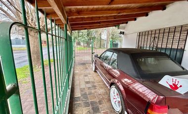 VENTA CASA 3 AMBIENTES CON COCHERA BURZACO