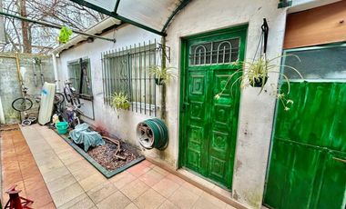 VENTA CASA 3 AMBIENTES CON COCHERA BURZACO