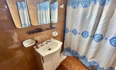VENTA CASA 3 AMBIENTES CON COCHERA BURZACO