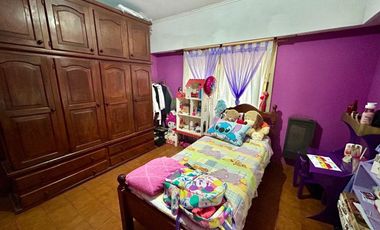 VENTA CASA 3 AMBIENTES CON COCHERA BURZACO
